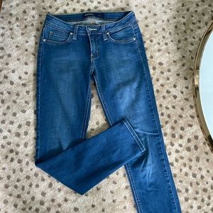 Just USA jeans 👖 perfect fit ! Size 5